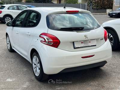 Peugeot 208 208 1.4 HDi 68 CV 5p. Business Bianco usata Bernalda