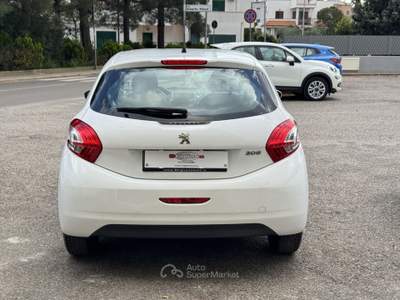 Peugeot 208 208 1.4 HDi 68 CV 5p. Business Bianco usata Bernalda