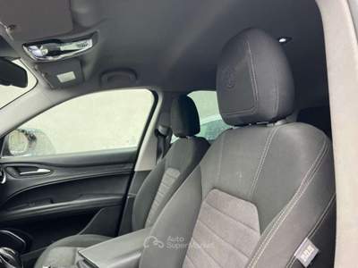 Alfa Romeo Stelvio 2.2 Turbodiesel 160 CV AT8 RWD Sport-Tech Rosso usata Rivignano Teor