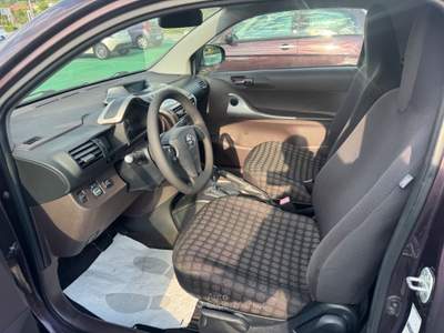Toyota iQ GPL E AUTOMATICA Lilla usata Aquino