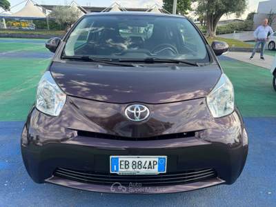 Toyota iQ GPL E AUTOMATICA Lilla usata Aquino