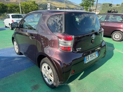 Toyota iQ GPL E AUTOMATICA Lilla usata Aquino