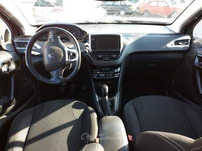 Peugeot 208 5 porte Allure Nero usata Ferrara