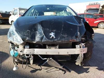 Peugeot 208 5 porte Allure Nero usata Ferrara