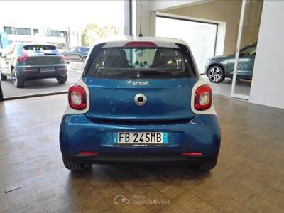 Smart ForFour 1.0 Passion Bianco usata Lucca