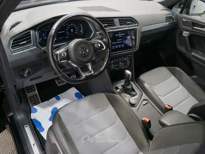 Volkswagen Tiguan 2020 Volkswagen Tiguan R-Line 4Motion ACC LED Panorama 360°CAM Nero usata Pancalieri
