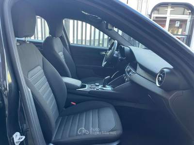 Alfa Romeo Giulia 2.2 t Super Business 160cv auto UNICO PROPRIETARIO BELLISSIMA Nero usata Cesano Maderno