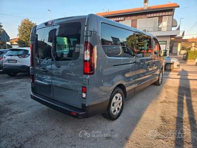 Renault Trafic PASSENGER BLUE dCi 150CV PL-TN EQUI usata Santarcangelo di Romagna