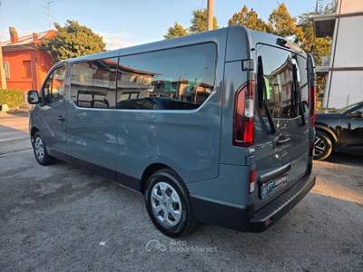 Renault Trafic PASSENGER BLUE dCi 150CV PL-TN EQUI usata Santarcangelo di Romagna