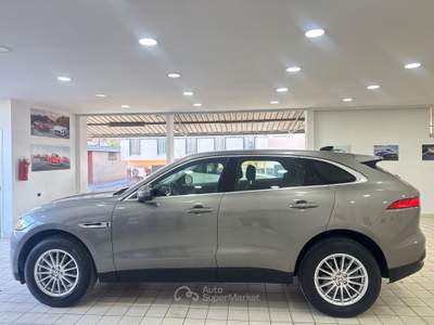 Jaguar F-Pace 2020 180 cv portfolio Bronzo usata Qualiano