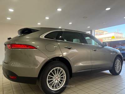 Jaguar F-Pace 2020 180 cv portfolio Bronzo usata Qualiano