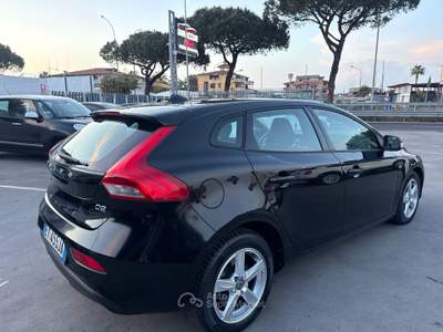 Volvo V40 1.6 diesel 2015 150 mila km Nero usata Qualiano