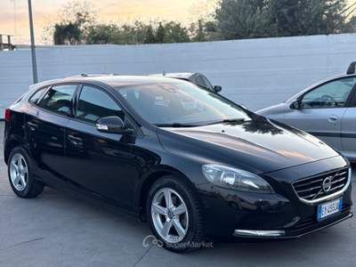 Volvo V40 1.6 diesel 2015 150 mila km Nero usata Qualiano