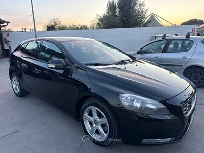 Volvo V40 1.6 diesel 2015 150 mila km Nero usata Qualiano