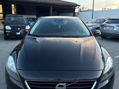 Volvo V40 1.6 diesel 2015 150 mila km Nero usata Qualiano