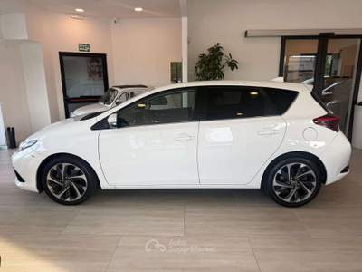 Toyota Auris Auris II 2015 1.6 d-4d Lounge usata Gaglianico