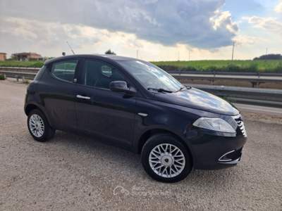 Lancia Ypsilon 85 CV 5 porte Metano Ecochic Gold Nero usata Gravina in Puglia