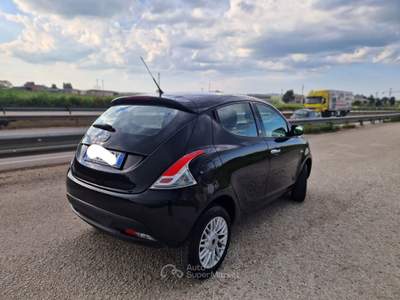 Lancia Ypsilon 85 CV 5 porte Metano Ecochic Gold Nero usata Gravina in Puglia