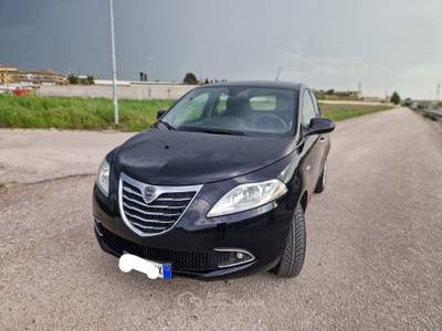 Lancia Ypsilon 85 CV 5 porte Metano Ecochic Gold Nero usata Gravina in Puglia