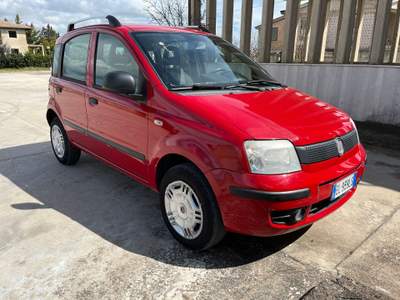 Fiat Panda 77cv Benzina - Metano 2012 Rosso usata Gravina in Puglia