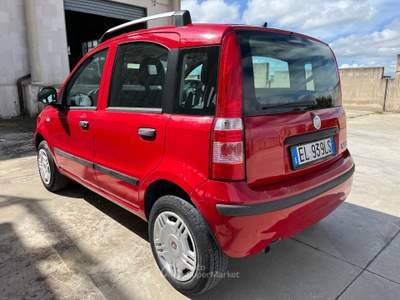 Fiat Panda 77cv Benzina - Metano 2012 Rosso usata Gravina in Puglia