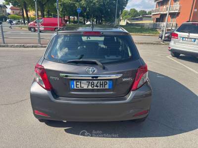 Toyota Yaris 5p 1.4 d-4d Lounge NEOPATENTATI Grigio usata Treviglio