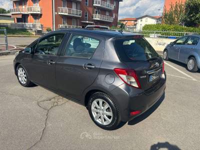 Toyota Yaris 5p 1.4 d-4d Lounge NEOPATENTATI Grigio usata Treviglio