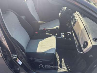 Toyota Yaris 5p 1.4 d-4d Lounge NEOPATENTATI Grigio usata Treviglio