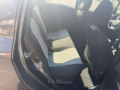 Toyota Yaris 5p 1.4 d-4d Lounge NEOPATENTATI Grigio usata Treviglio