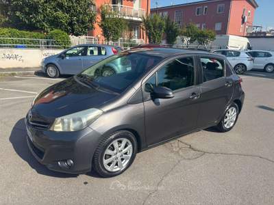 Toyota Yaris 5p 1.4 d-4d Lounge NEOPATENTATI Grigio usata Treviglio