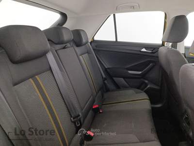 Volkswagen T-Roc 1.0 tsi style 115cv Giallo usata Pisa