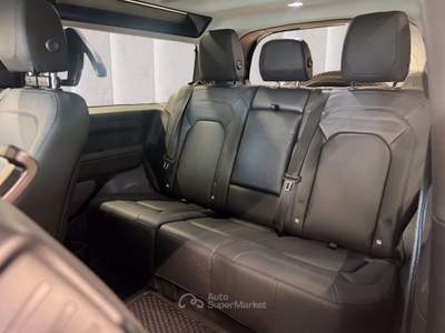 Land Rover Defender (2019) LAND ROVER 90 3.0D I6 200 CV AWD Auto SE Nero usata San Martino Siccomario