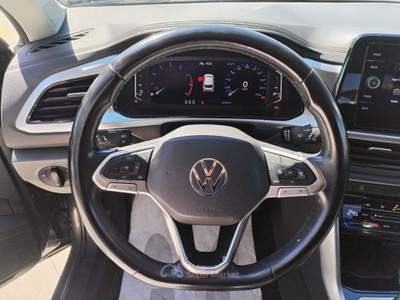 Volkswagen T-Roc 1.0 tsi Life 110cv -Telecamera-Cockpit Pro-Tech Pack-Climatronic- Grigio usata Francavilla al Mare