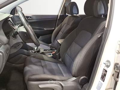 Hyundai Tucson  1.7 crdi comfort 2wd 115cv Bianco usata Firenze