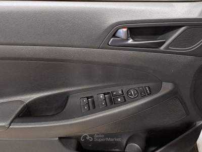 Hyundai Tucson  1.7 crdi comfort 2wd 115cv Bianco usata Firenze