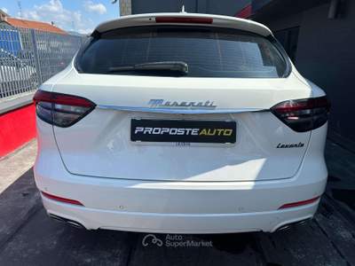 Maserati Levante 2.0 bz  330cv mhev gt automatica CERCHI 21 STUPENDA Bianco usata Nichelino