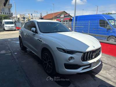 Maserati Levante 2.0 bz  330cv mhev gt automatica CERCHI 21 STUPENDA Bianco usata Nichelino