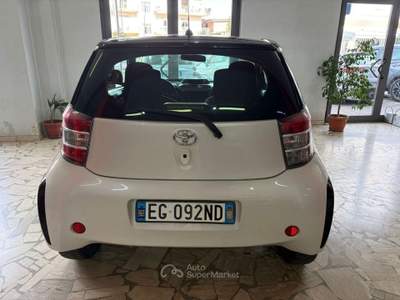 Toyota iQ 1.0 Sol Bianco usata Aversa