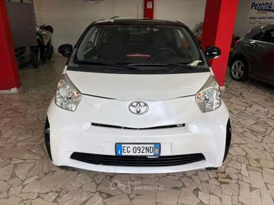 Toyota iQ 1.0 Sol Bianco usata Aversa