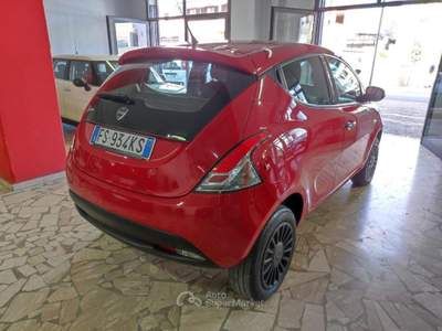 Lancia Ypsilon 0.9 TwinAir 5 porte Metano Ecochic Elefantino Blu Rosso usata Aversa