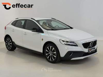 Volvo V40 Cross Country D2 Geartronic NEOPATENTATI Bianco usata Roncadelle
