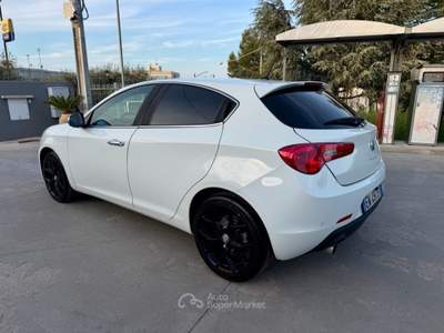 Alfa Romeo Giulietta Distinctive Bianco usata San Salvo