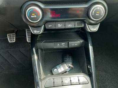 Kia Stonic 120 CV Style Rosso usata Vado Ligure