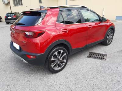 Kia Stonic 120 CV Style Rosso usata Vado Ligure