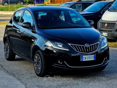 Lancia Ypsilon 5 porte S&S Hybrid Alberta Ferretti Nero usata Perugia