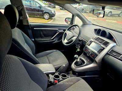 Toyota Verso Business Grigio usata Perugia