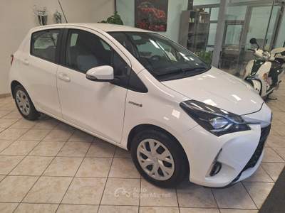 Toyota Yaris 5 porte Business Bianco usata Castel Gandolfo