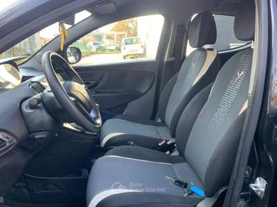 Lancia Ypsilon 1.2 69 CV 5 porte GPL Ecochic Gold Nero usata Città di Castello
