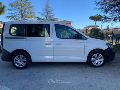 Volkswagen Caddy 2.0 TDI 102 CV Life 7 Posti Bianco usata Città di Castello