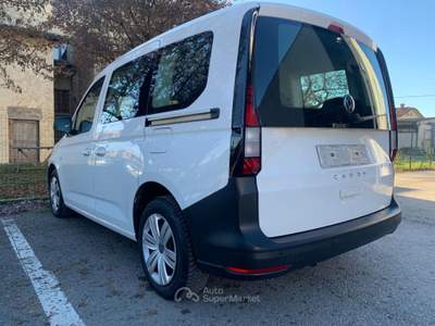 Volkswagen Caddy 2.0 TDI 102 CV Life 7 Posti Bianco usata Città di Castello